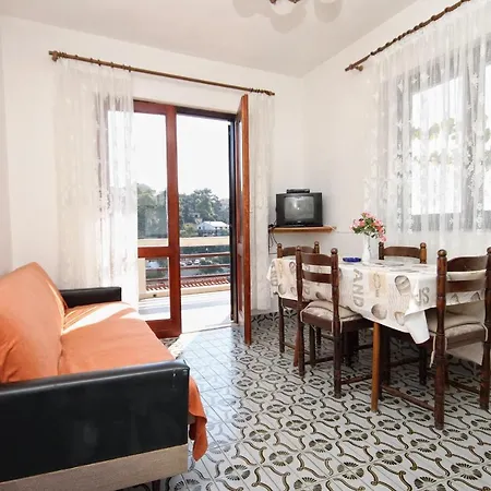 Apartment By The Sea Zavalatica, Korcula - 9315